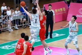 开云中国官网 -关键时刻NBA常规赛焦点战；山东男篮刷新队史纪录；球迷炸锅；资深球员宣示担当的简单介绍