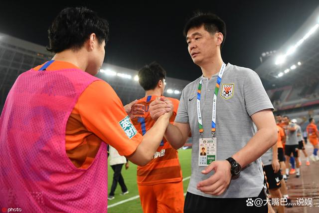 足球淘汰赛焦点战：蓬莱雄狮队强势反弹东城雷豹队，客场强势带走胜利。冲刺阶段不容有失的简单介绍