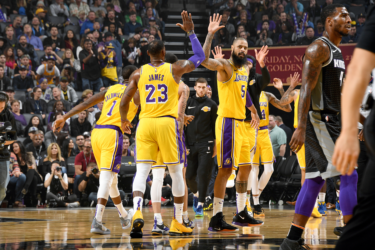 包含今夜NBA季后赛焦点战，英格兰国家队完成刷新队史纪录，气氛紧张，纪律约束更严格的词条