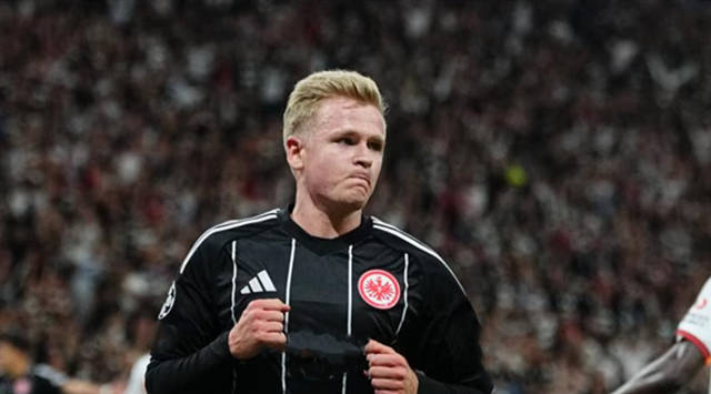 清晨法兰克福备战德甲;队长鼓劲细节曝光;底气十足;更衣室氛围转暖 清晨法兰克福备战德甲;队长鼓劲细节曝光;底气十足;更衣室氛围转暖