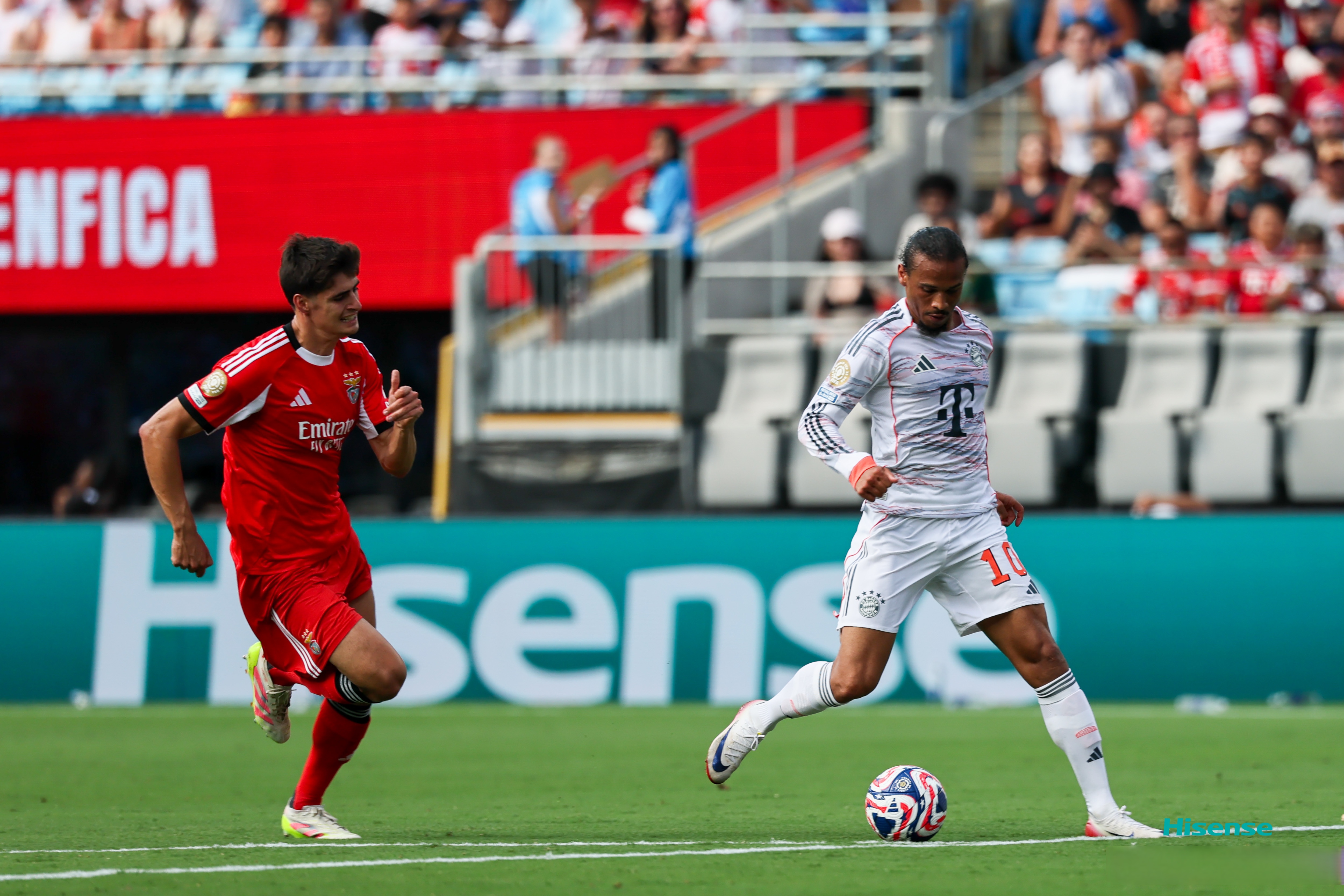 开云集团中国官网 -包含马德里竞技训练开放日，关键时刻再遭质疑引欢呼，西甲在即，资深球员宣示担当的词条