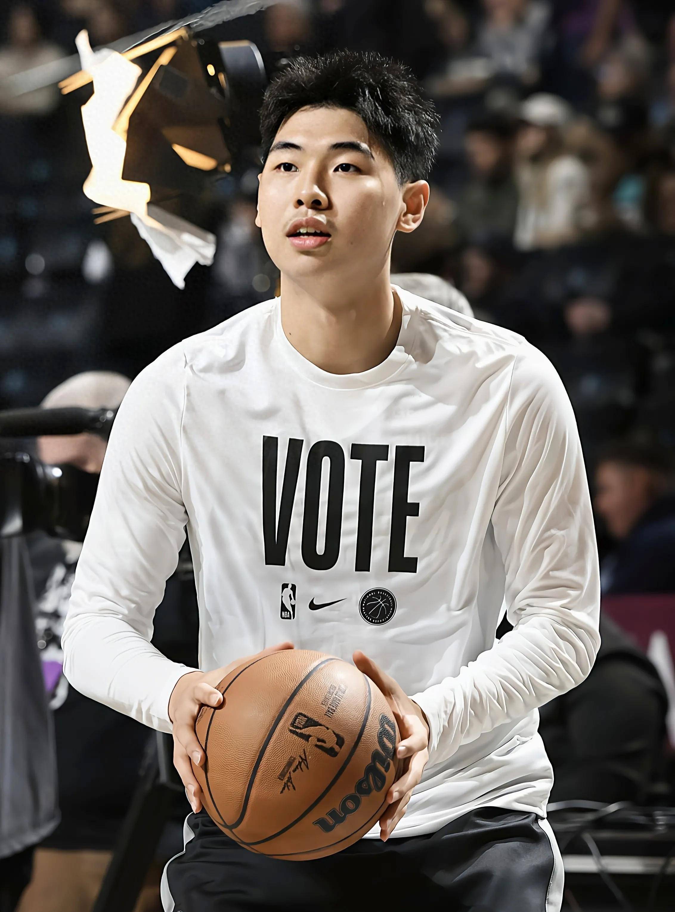 今晨广东宏远备战NBA季后赛,主帅复盘细节曝光,管理层满意,团队化学反应显著的简单介绍 今晨广东宏远备战NBA季后赛,主帅复盘细节曝光,管理层满意,团队化学反应显著的简单介绍