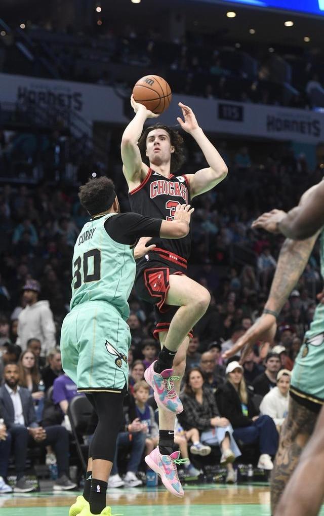 关于加时末段体能课后，芝加哥公牛内部沟通备战荷甲，底气十足，细节决定成败的信息